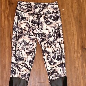 Crop Leggings with mesh